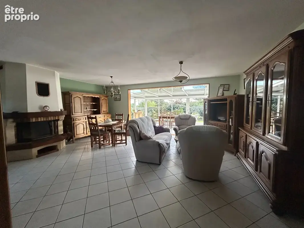 A vendre - maison de plain pied sur genereuse parcelle de terrain - photo 3