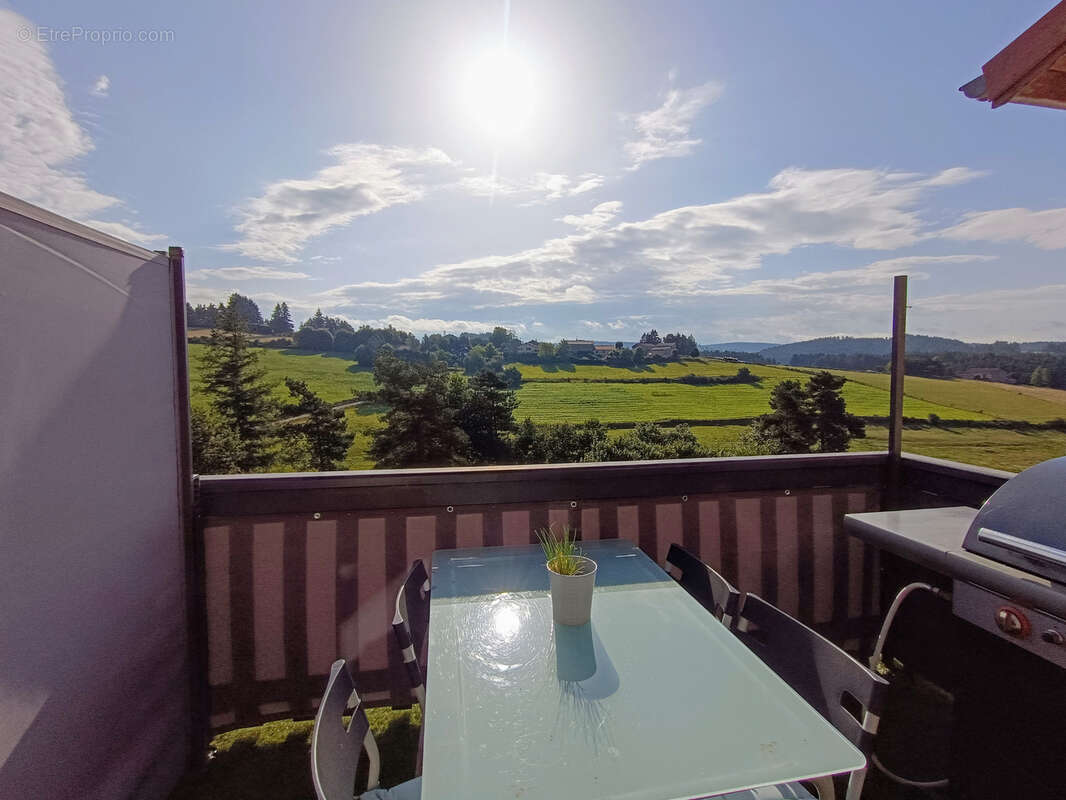 Appartement à SAINT-VICTOR-MALESCOURS