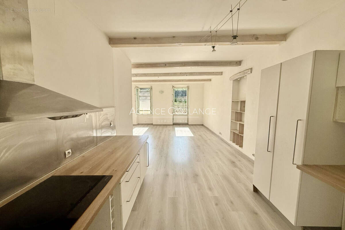 Appartement à SAINT-CYR-SUR-MER