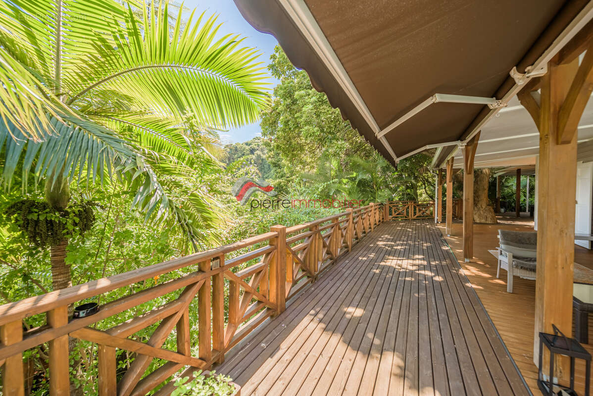 Vente d'une propriété boisée de 12800 m2 batie d'une demeure de 200 m2 piscine - photo 3