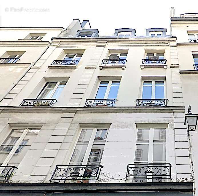 Appartement à PARIS-3E