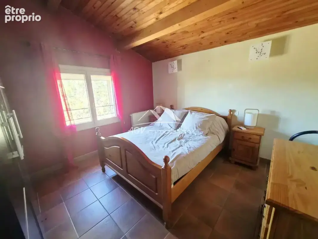 Maison trois chambres, avec piscine et 3884 m² de terrain - photo 11