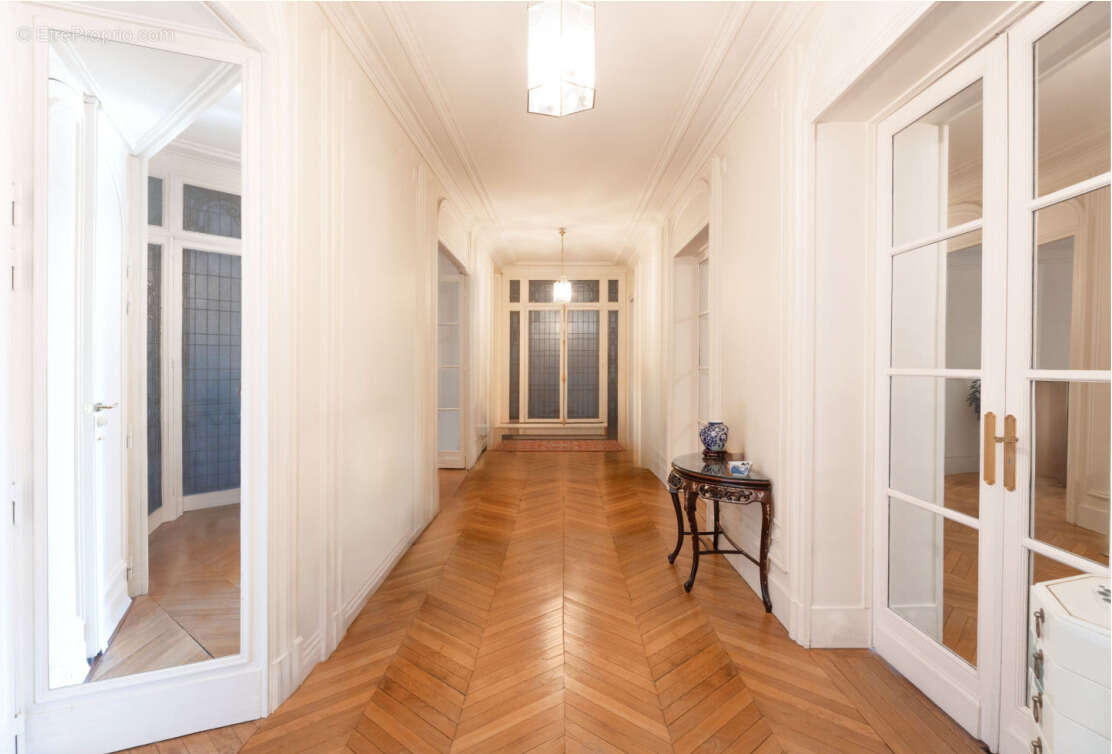 Appartement de réception haussmannien   281 m2   Adresse recherchée - photo 5