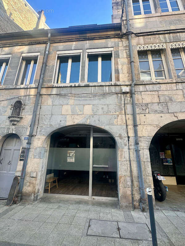 À vendre : Murs libres au coeur de Besançon, secteur Rivotte face parkings - photo 9