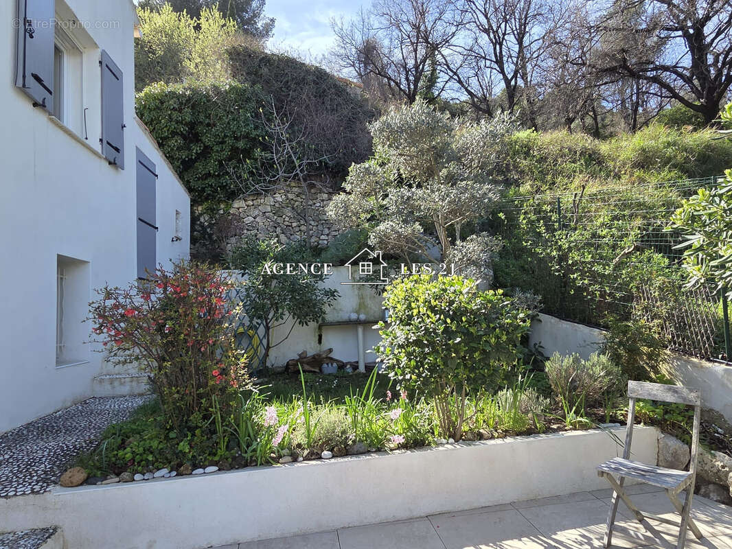 Les Caillols   Marseille 11e   Villa 6 pièces de 119 m2 avec vue dégagée - photo 6