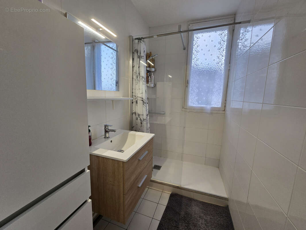 Appartement à FONTAINE