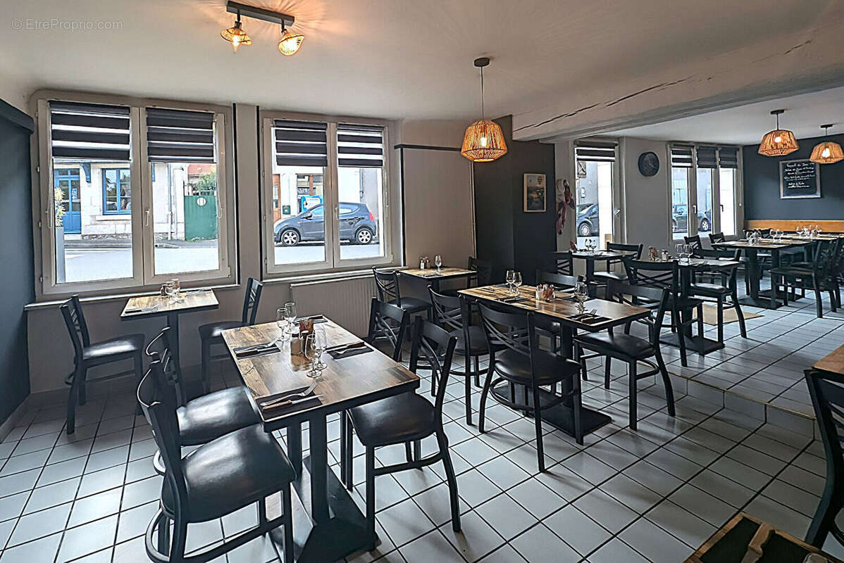 Commerce à CHAUMONT-SUR-LOIRE