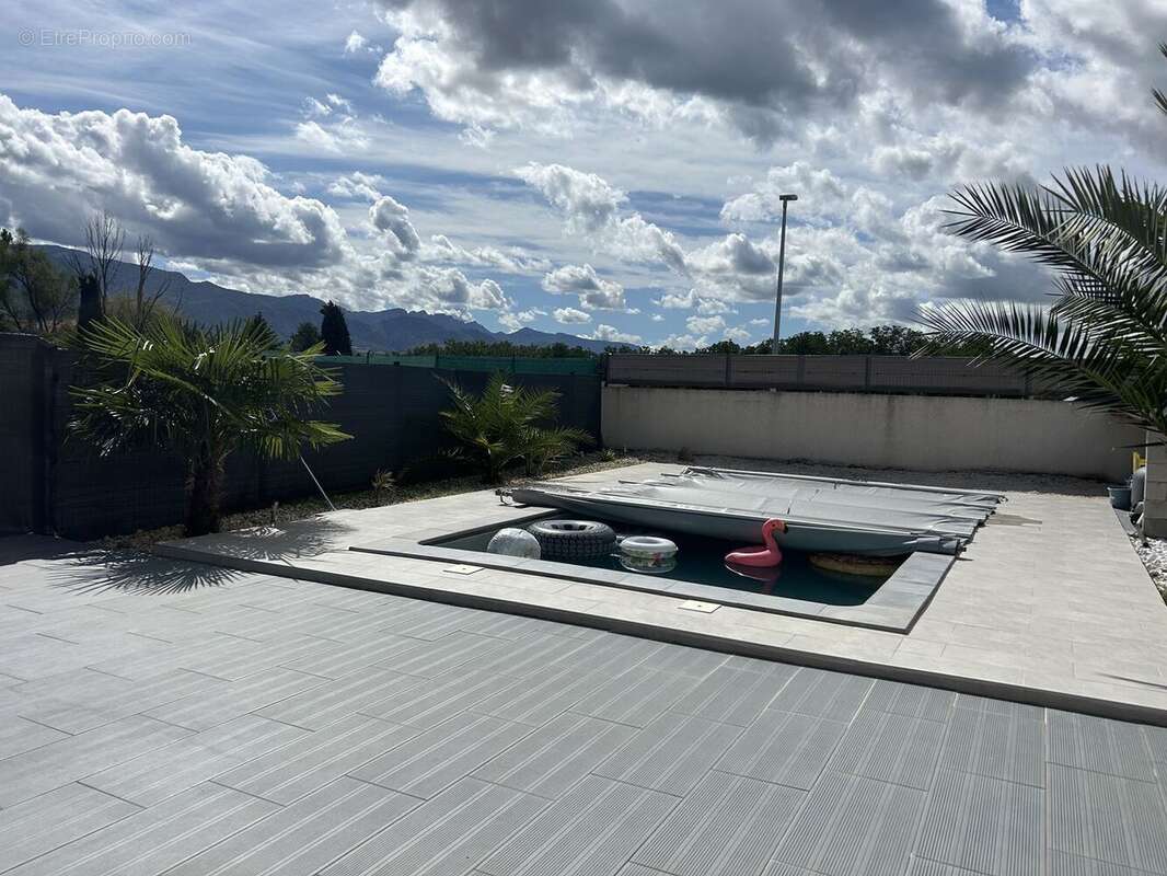 Maison à SAINT-LATTIER