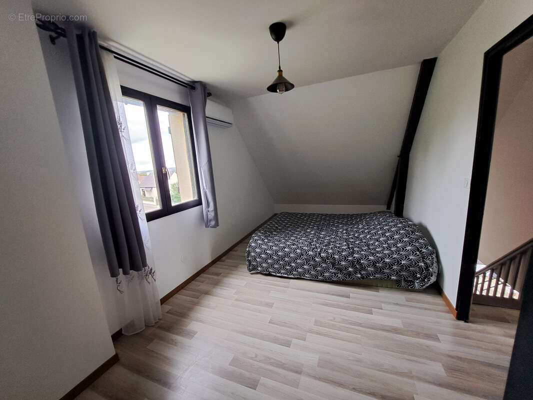 Maison à PONT-SUR-YONNE