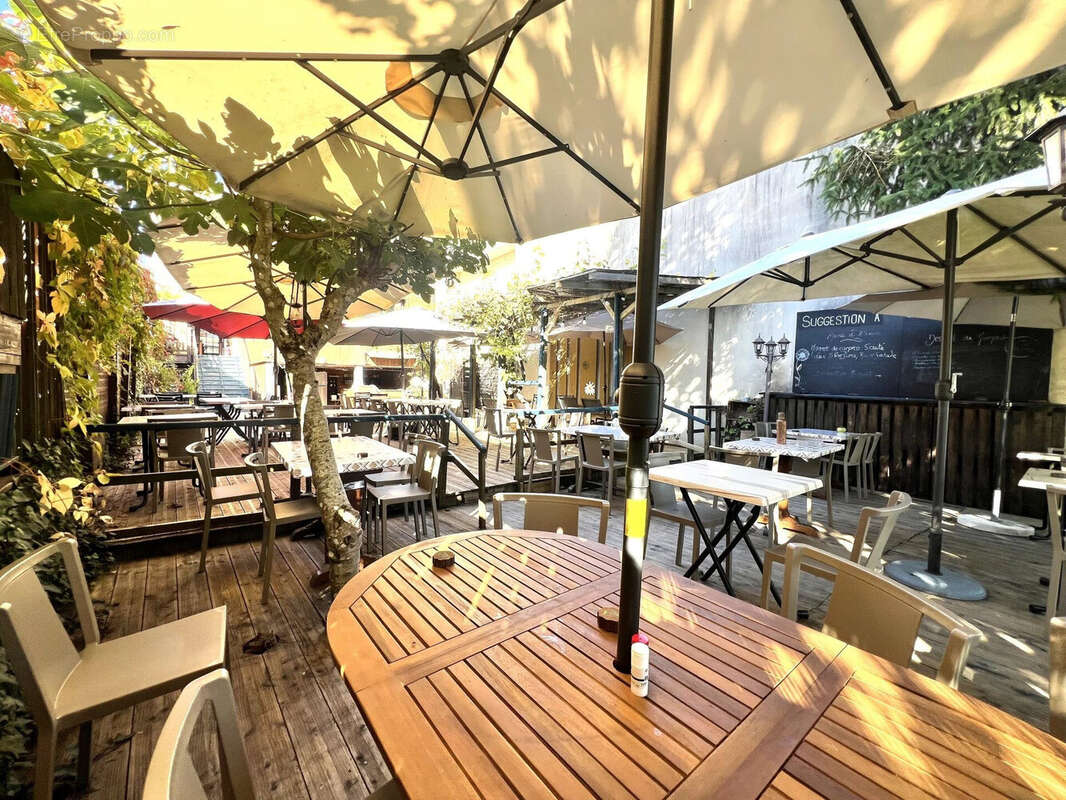 Commerce à LE BUGUE