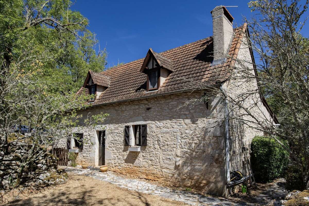 Secteur Causses du Quercy: charmante maison en pierre avec piscine et 2 granges - photo 7