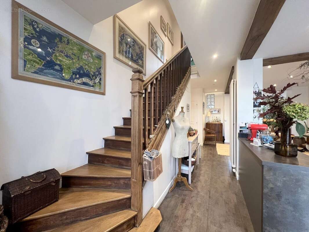 Maison à SAINT-MAUR-DES-FOSSES