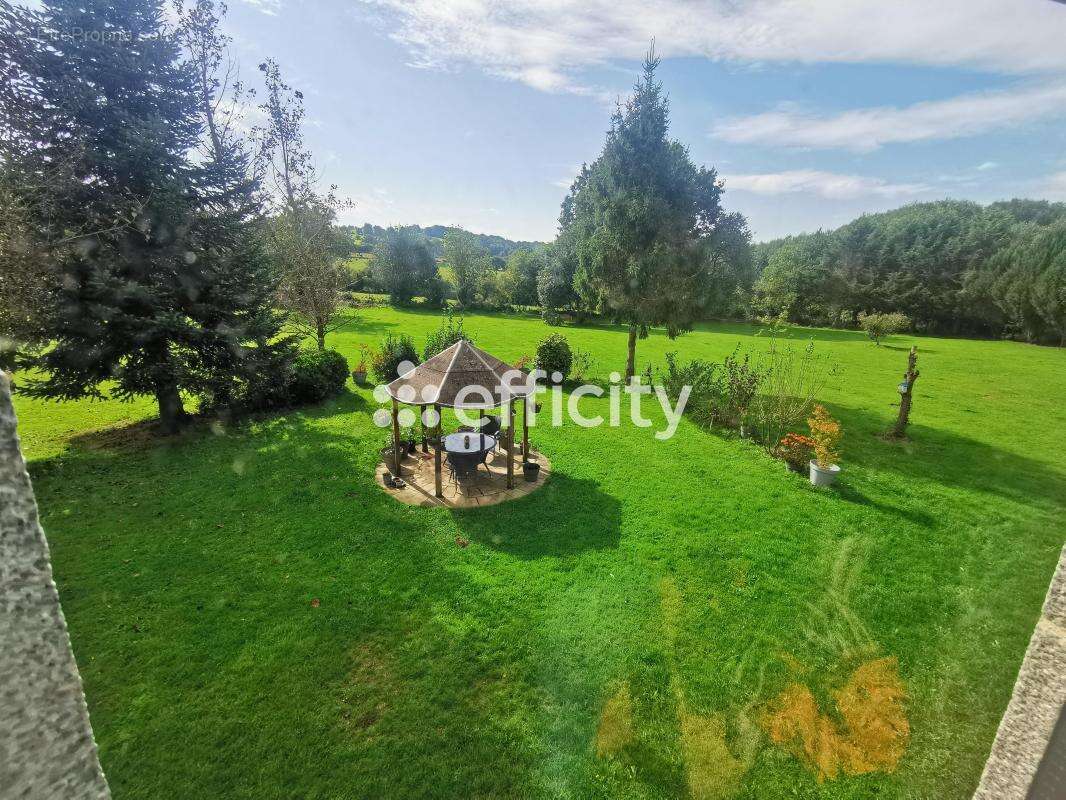 Maison à SAINT-SEVER-CALVADOS