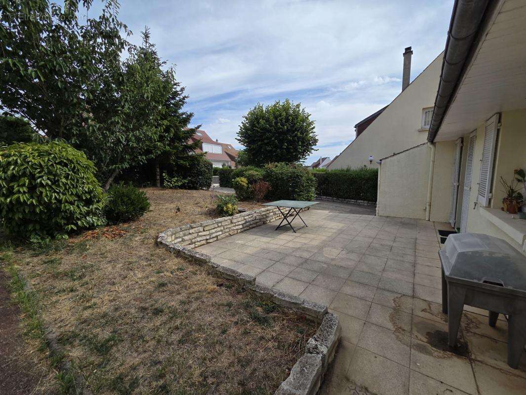 Agréable maison coeur village avec de beaux volumes - photo 3
