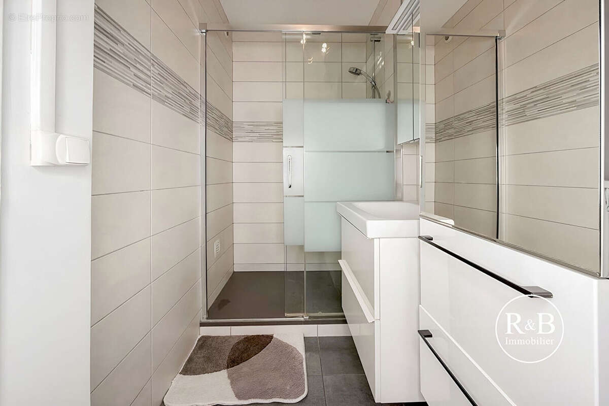 Appartement à LES CLAYES-SOUS-BOIS