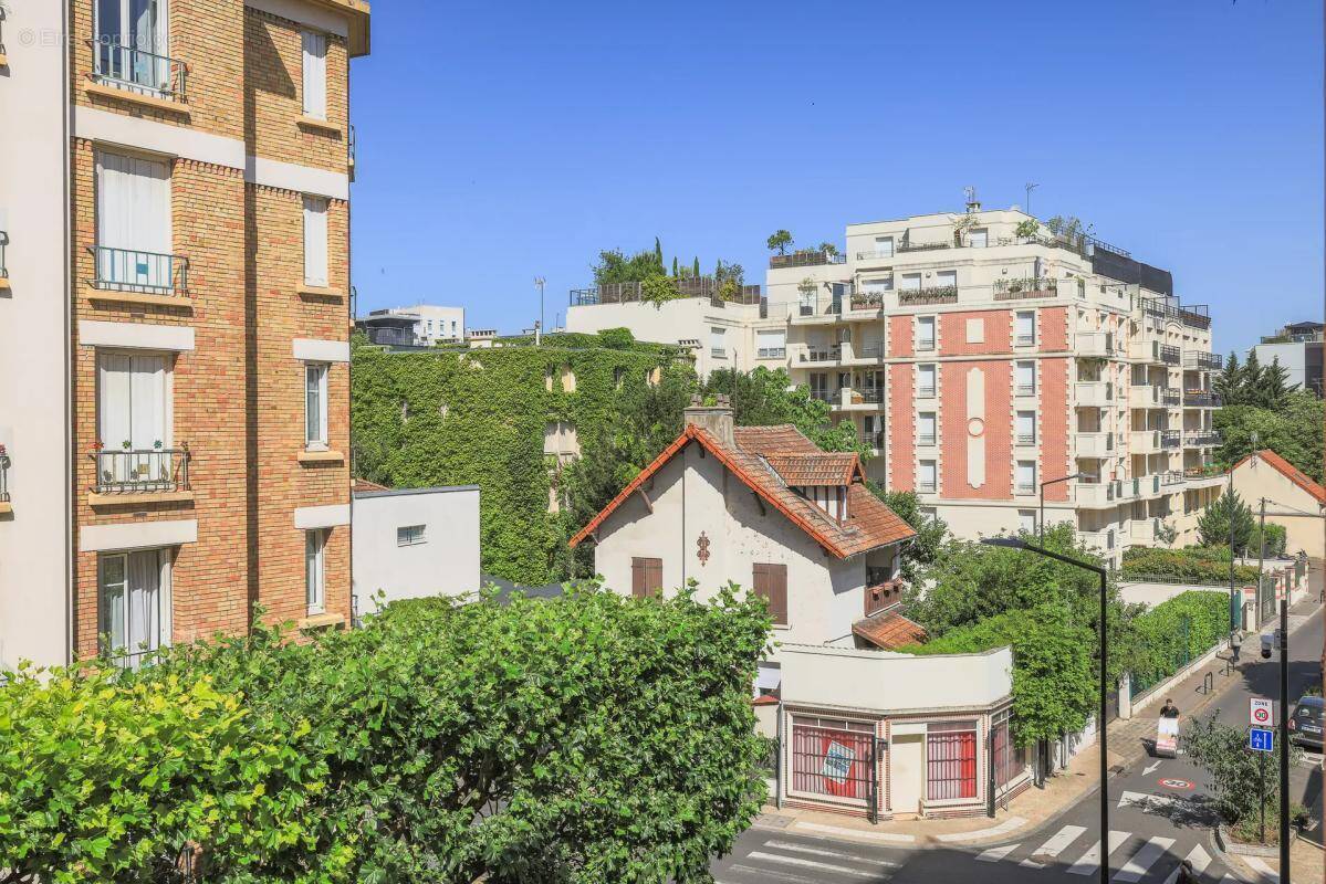 Appartement à COURBEVOIE