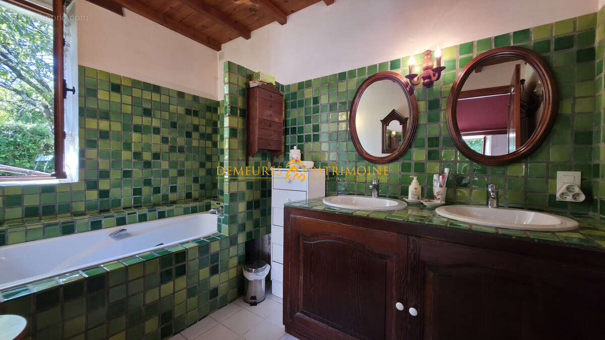 Maison à SALLES-LAVALETTE