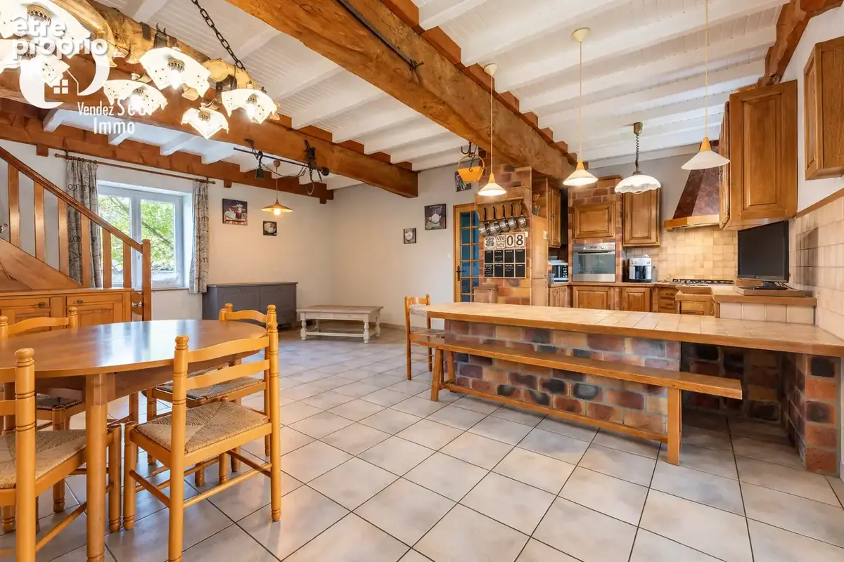 Ancienne ferme rénovée de 202 m2  avec dépendances et terrain de 1 295 m2 - Pusignan - photo 3