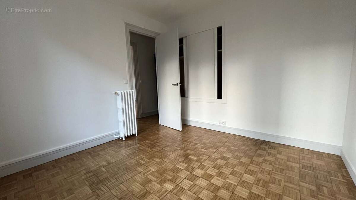 Appartement à NEUILLY-SUR-SEINE