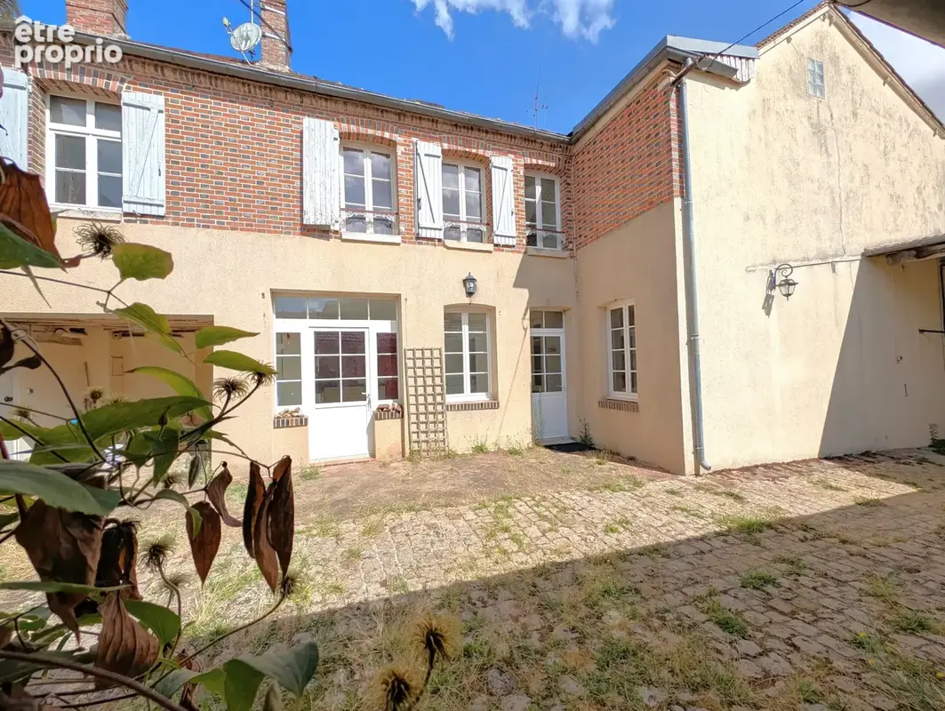 Maison ancienne avec 5 chambres au centre de la Ferté Loupière de 192m2 habitables sur jardin de 280m2 et jard - photo 2
