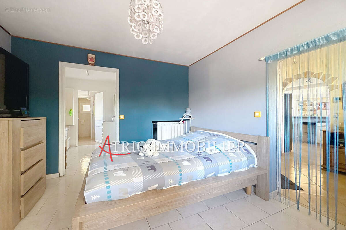 Maison à SAINT-LAURENT-DU-VAR