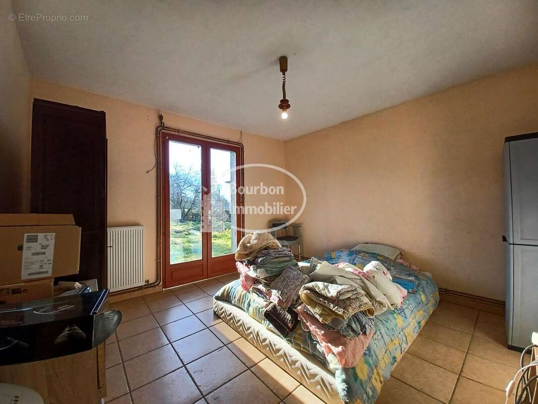 n°2 - Maison à CHALMOUX