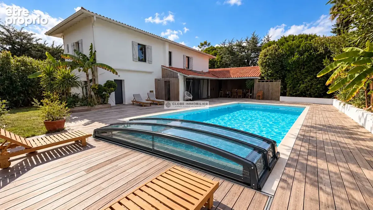 Bidart pavillon royal, propriété  t8 de caractère avec piscine & t3 indépendant - photo 17