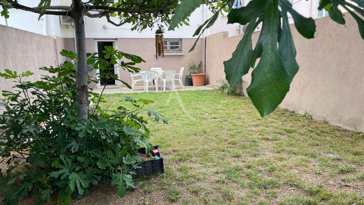 PERPIGNAN - SAINT ASSISCLE:  Maison F4 - 87 m² avec garage  et jardin ! - photo 3