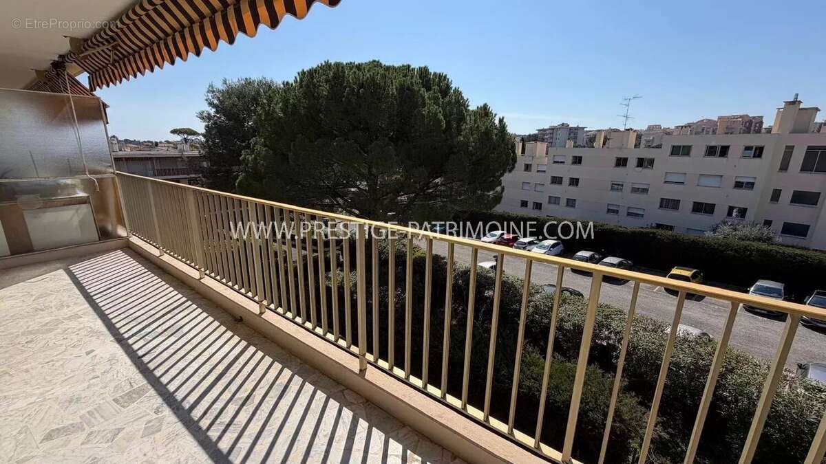 Appartement à LE CANNET