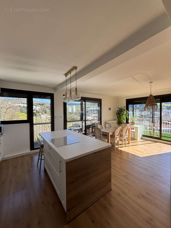 Appartement à SAINT-ETIENNE