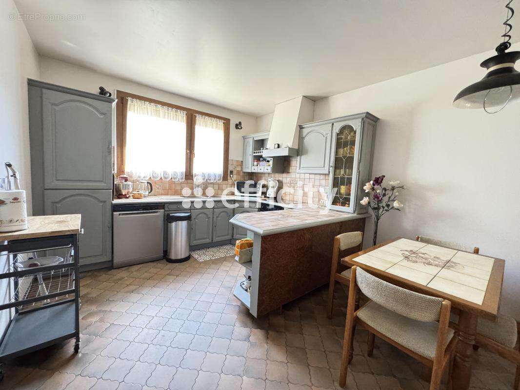 Maison 163 m² à Chaville  - photo 7