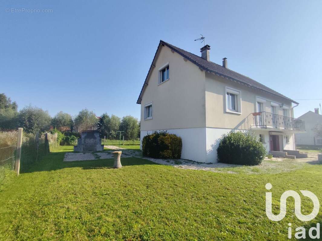 Photo 2 - Maison à LAMORLAYE