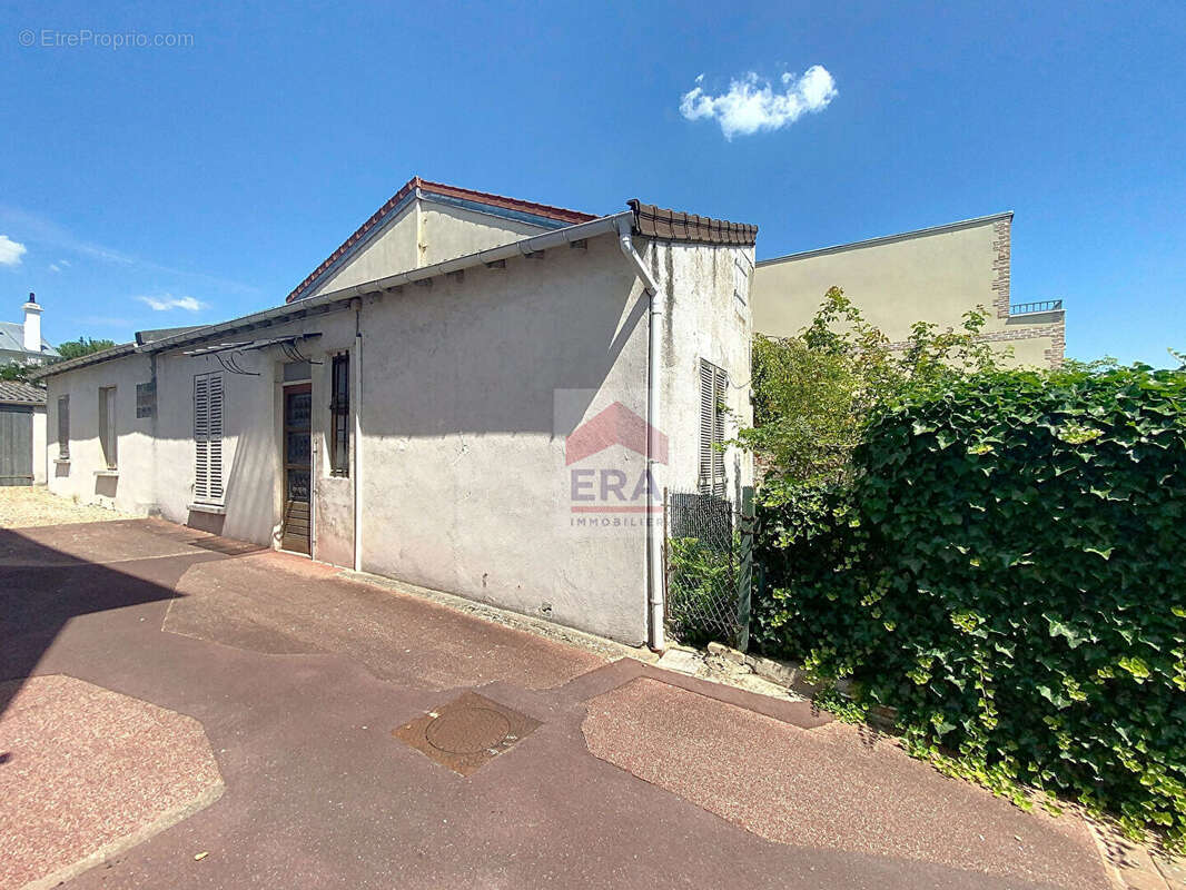 Maison à SURESNES