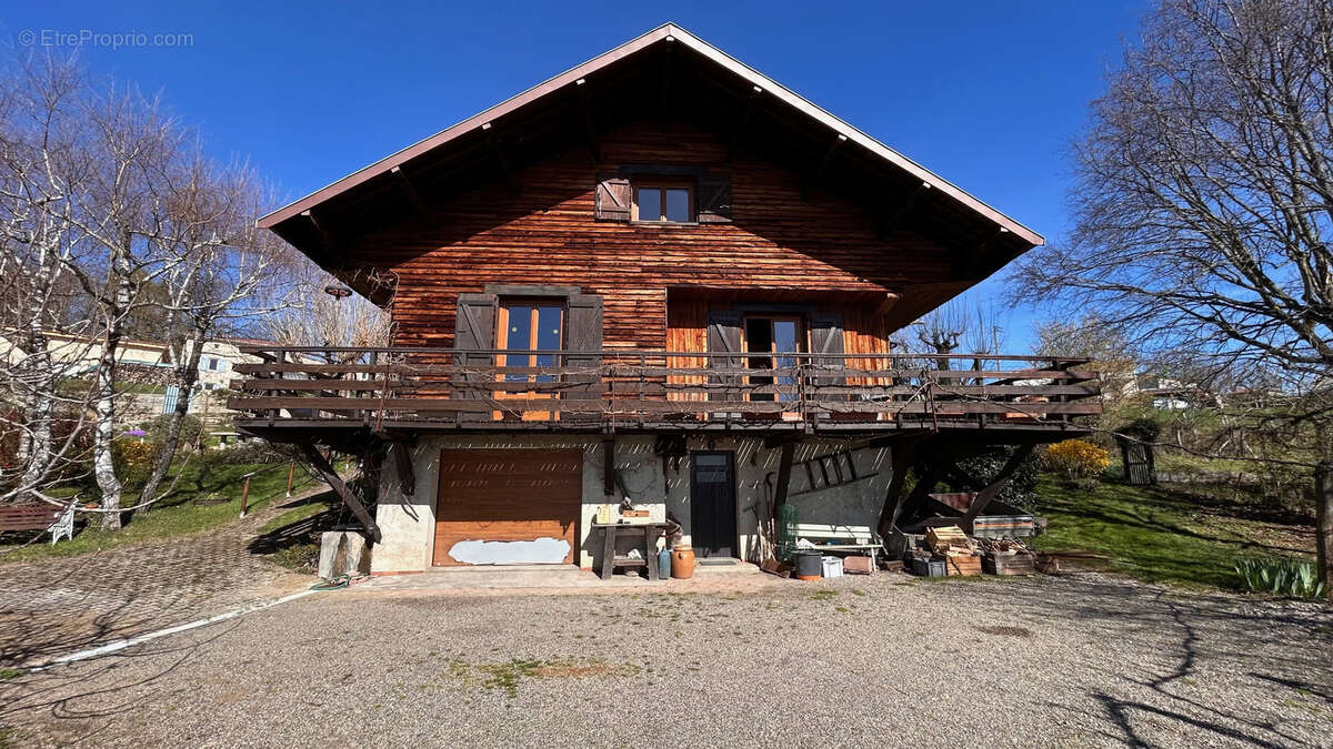 Maison avec terrain sur une parcelle de 5.610 m2 - photo 3