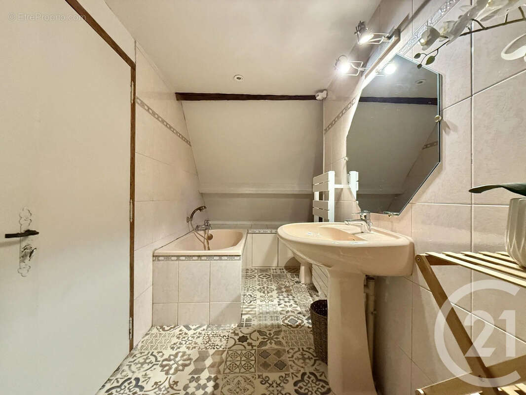 Maison à SAINT-POURCAIN-SUR-BESBRE