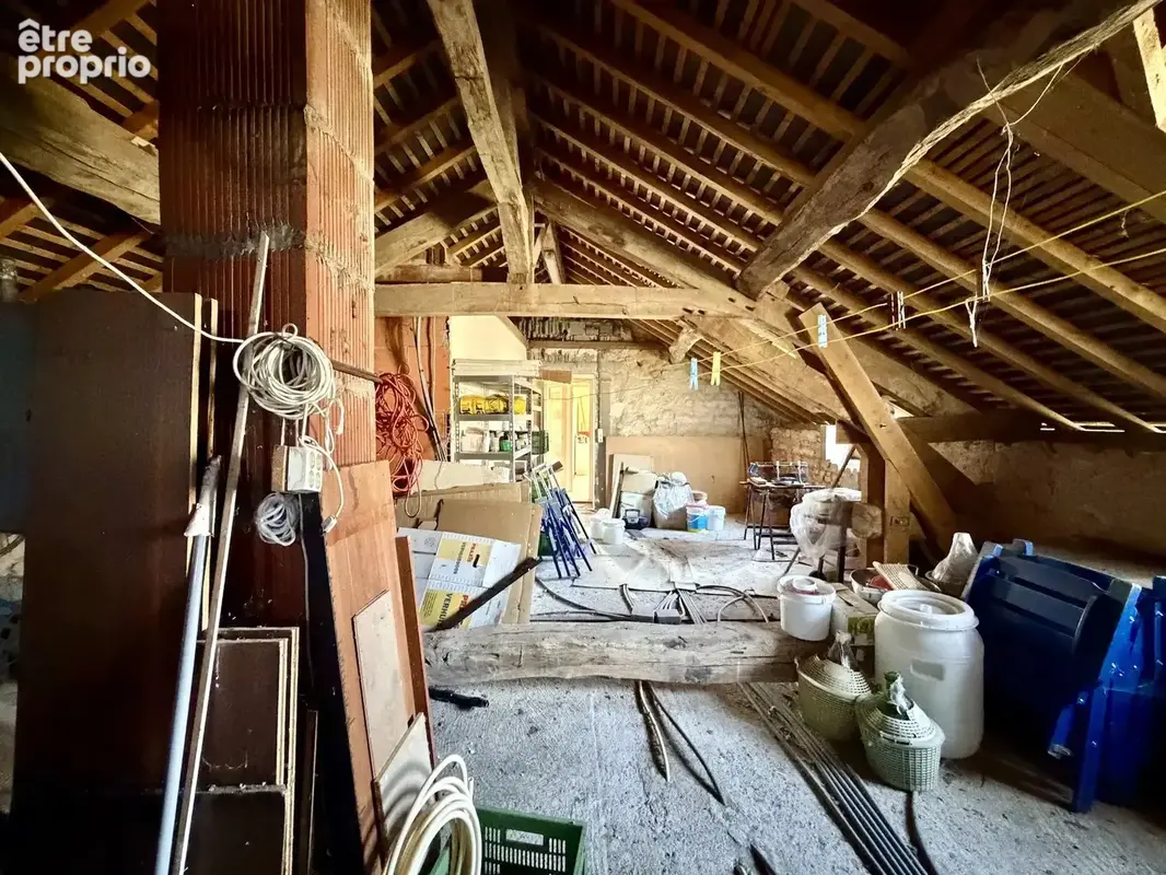 Grande maison d'habitation à vendre avec beaucoup de terrain près de l'Étang de Baye - photo 15