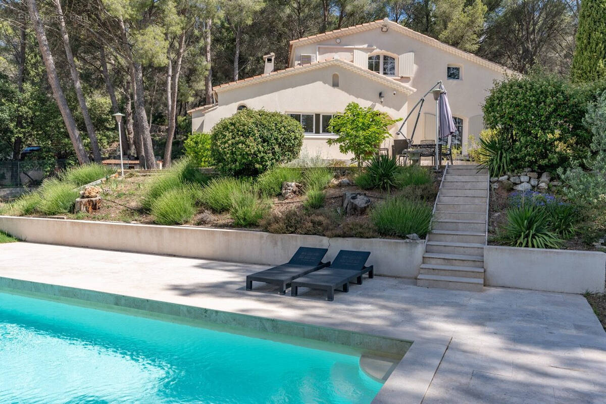 Maison à EGUILLES