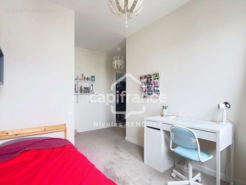 Appartement à COURBEVOIE