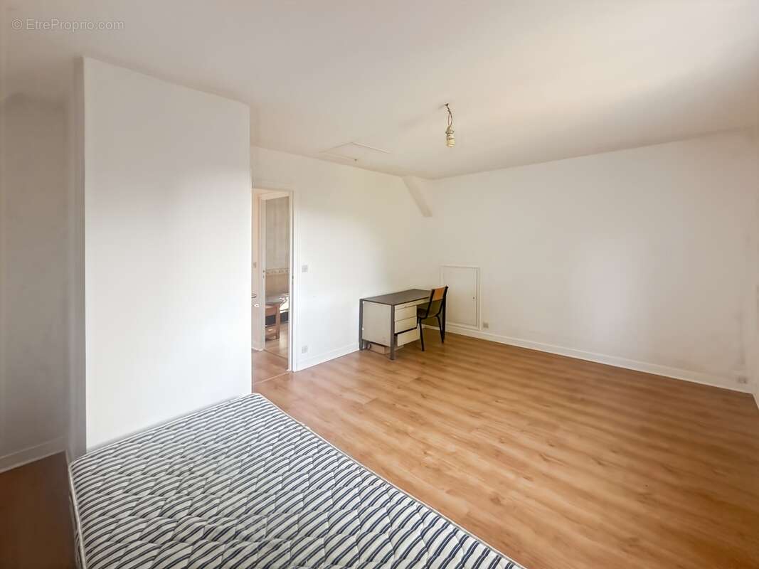 SOUPPES SUR LOING centre ville - Maison P5 de 122 m² - Terrain de 988 m² - photo 12