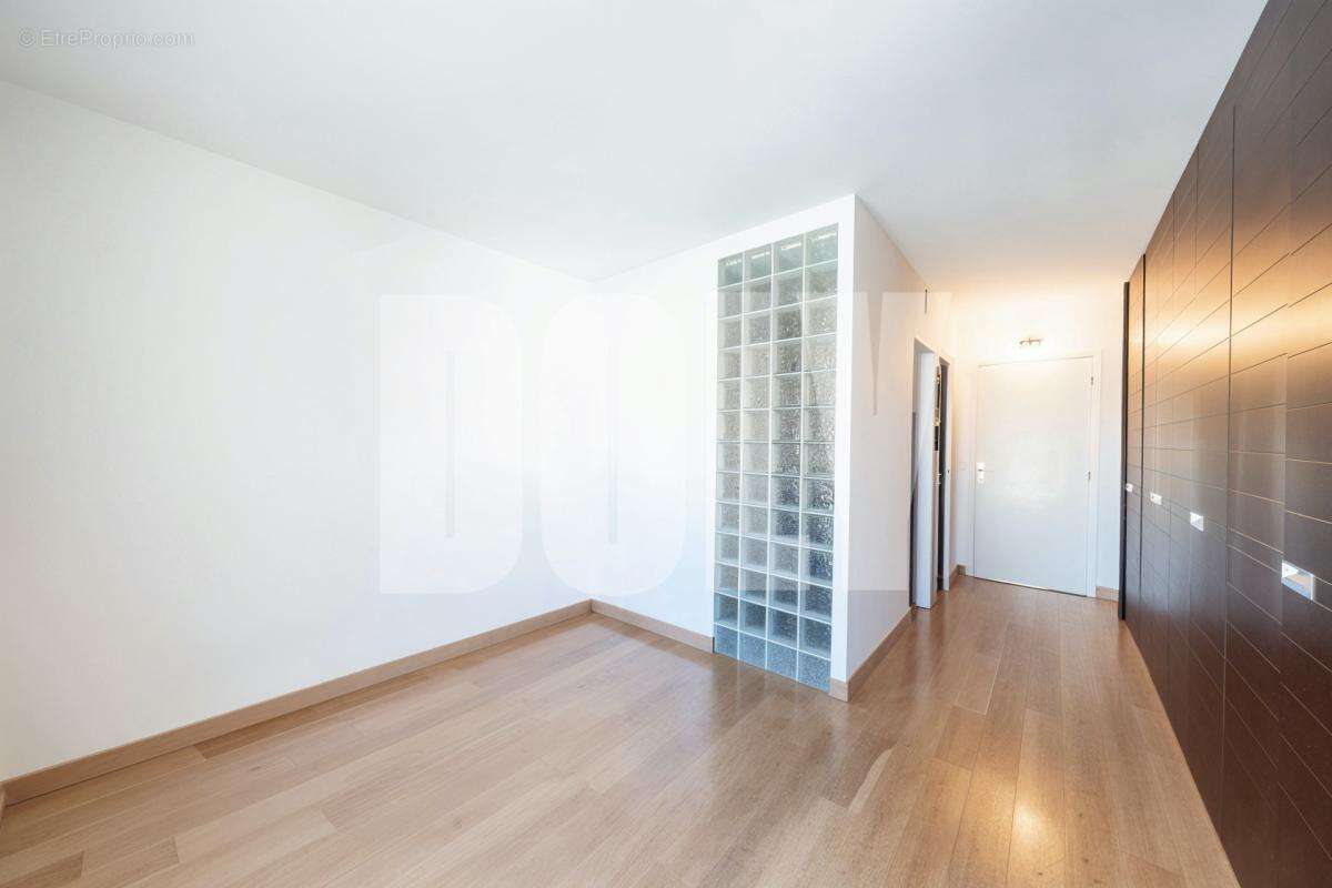 Appartement à VILLENEUVE-LOUBET