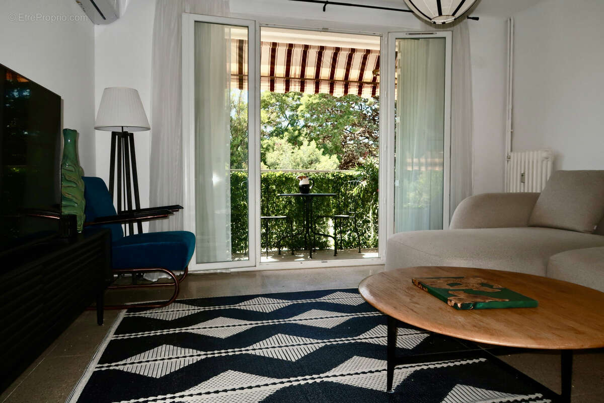 Appartement à SIX-FOURS-LES-PLAGES