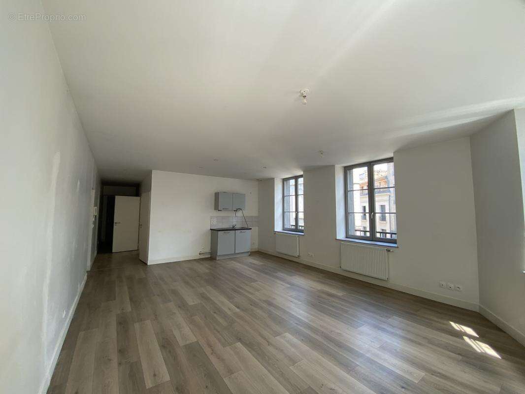 Appartement à SAINT-ETIENNE