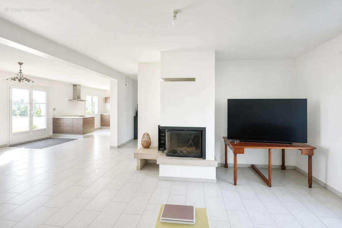Maison de 232 m² avec jardin à Griselles - photo 7