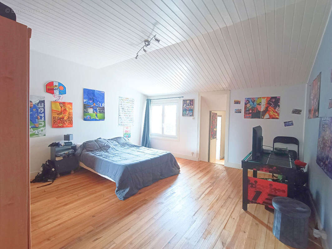 Maison à CHERVES-RICHEMONT