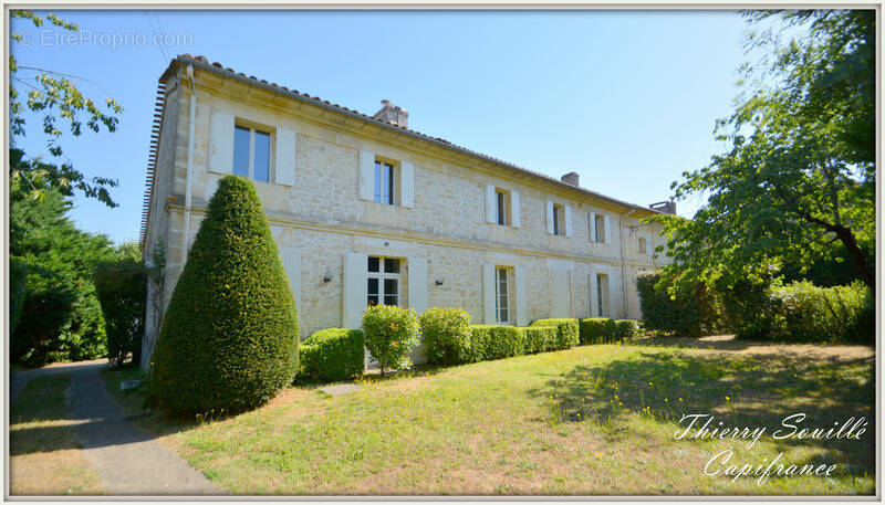 Maison à PETIT-PALAIS-ET-CORNEMPS