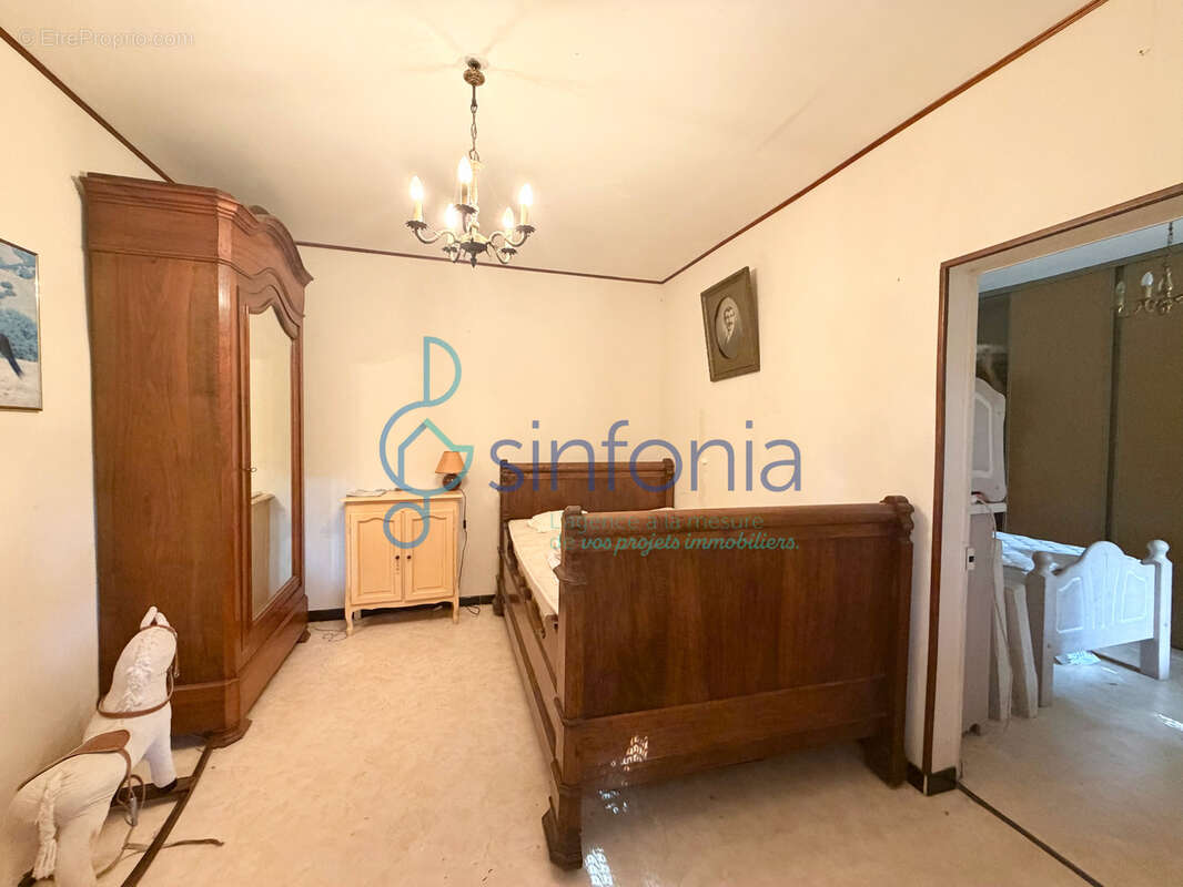 Nîmes   Maison de 120 m2 avec appartement indépendant de 45 m2, 2 garages et jardin - photo 25