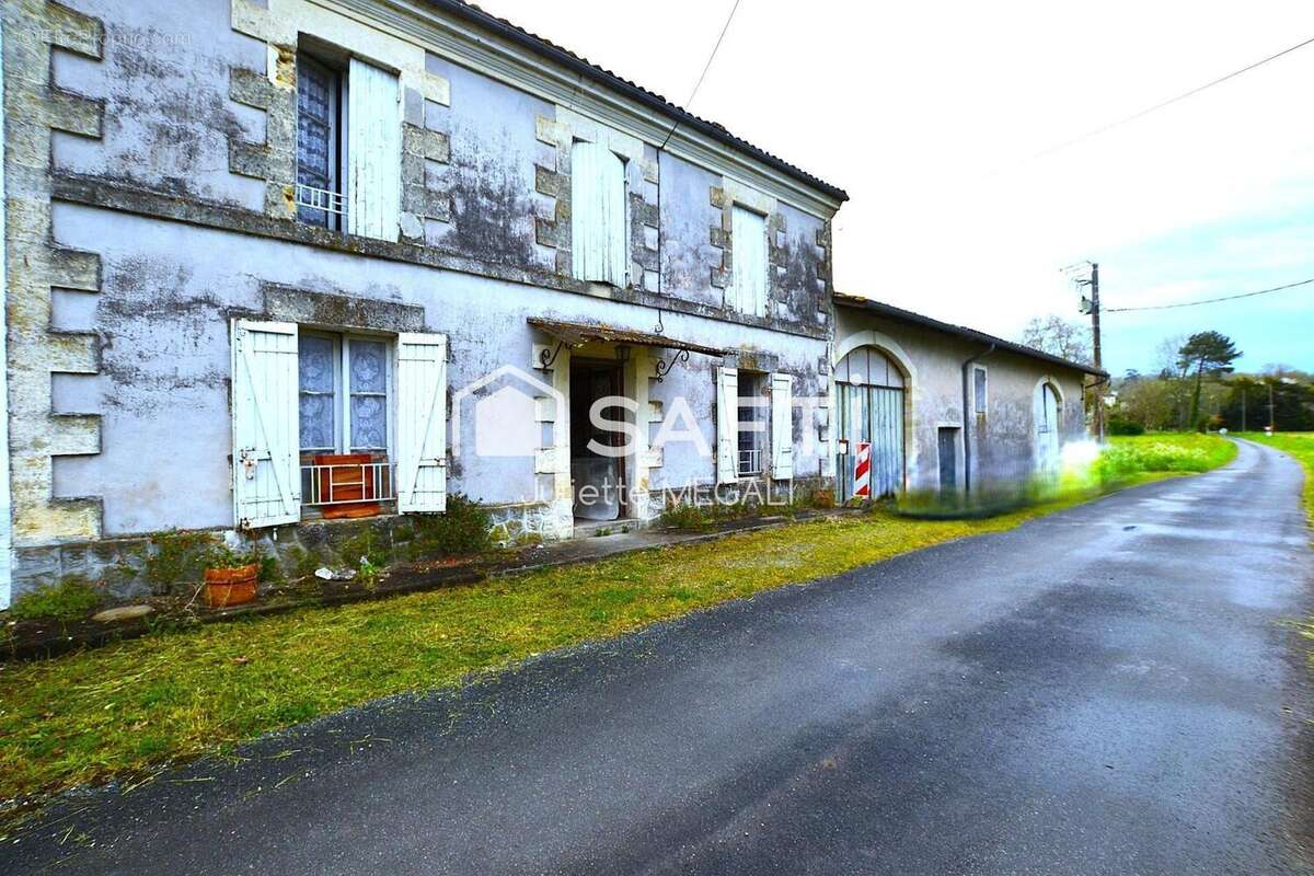Maison 185 m² à Gensac  - photo 3