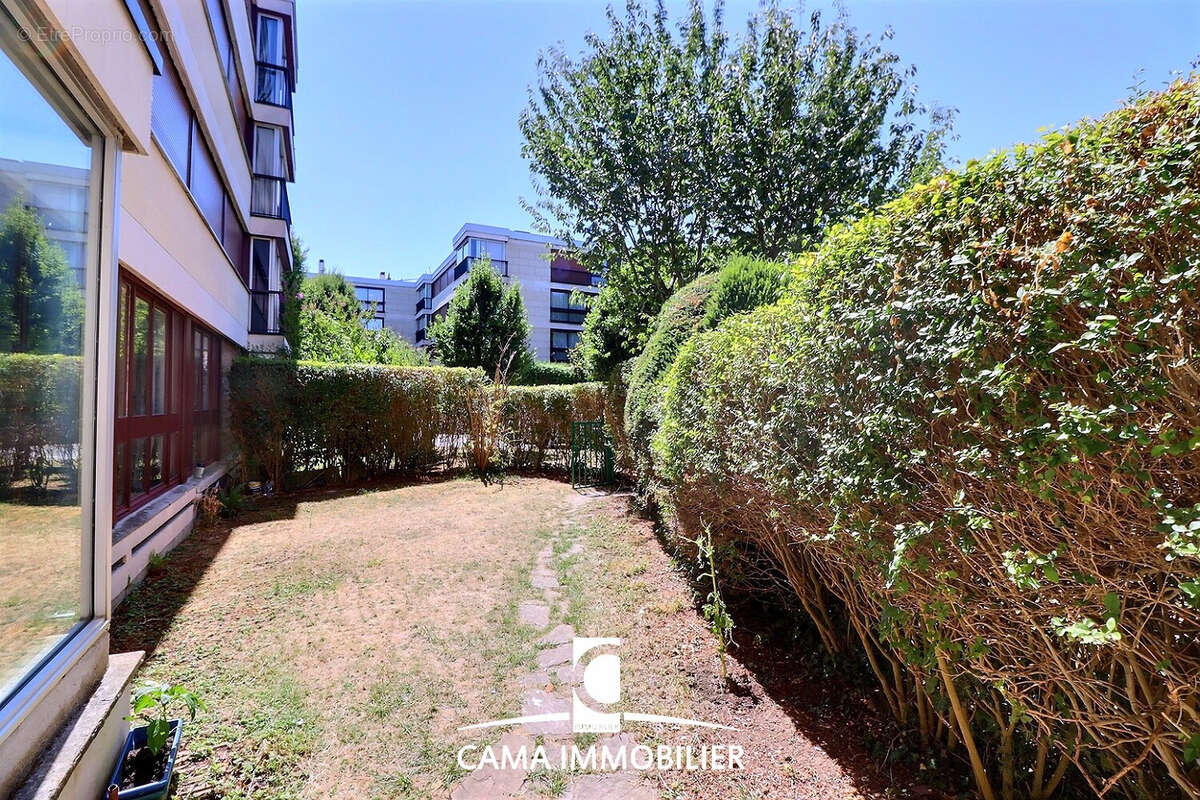 Appartement à FONTENAY-LE-FLEURY