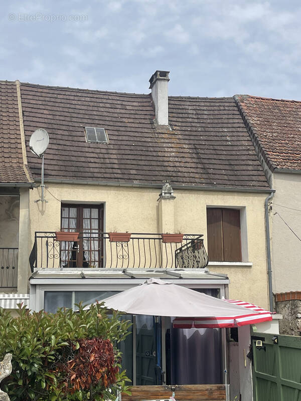 Maison à FRENEUSE