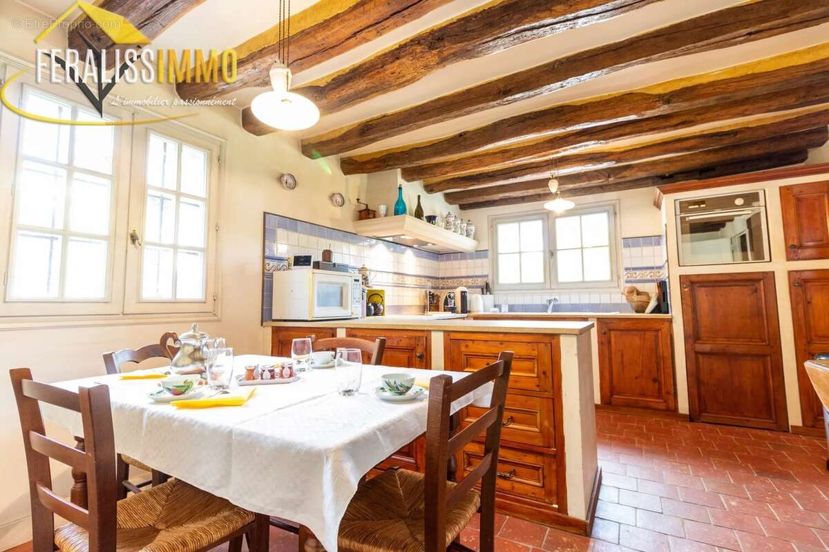 Maison à VAUX-SUR-SEINE